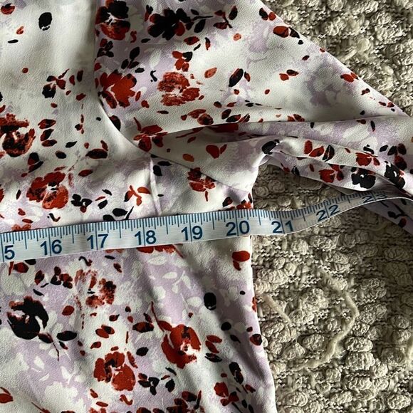 Simply Vera Pullover Blouse. Size Small. Multi Color. - Picture 6 of 8